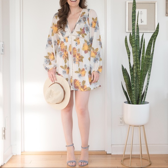 Free People Dresses & Skirts - Free People V-Neck LS Floral Shift Dress